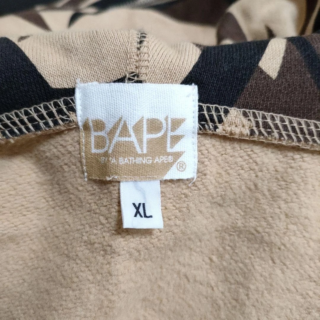A BATHING APE (BAPE) Felpa con cappuccio e zip mimetica tribale Bape BAPE UOMO XL JP taglia ottima usata