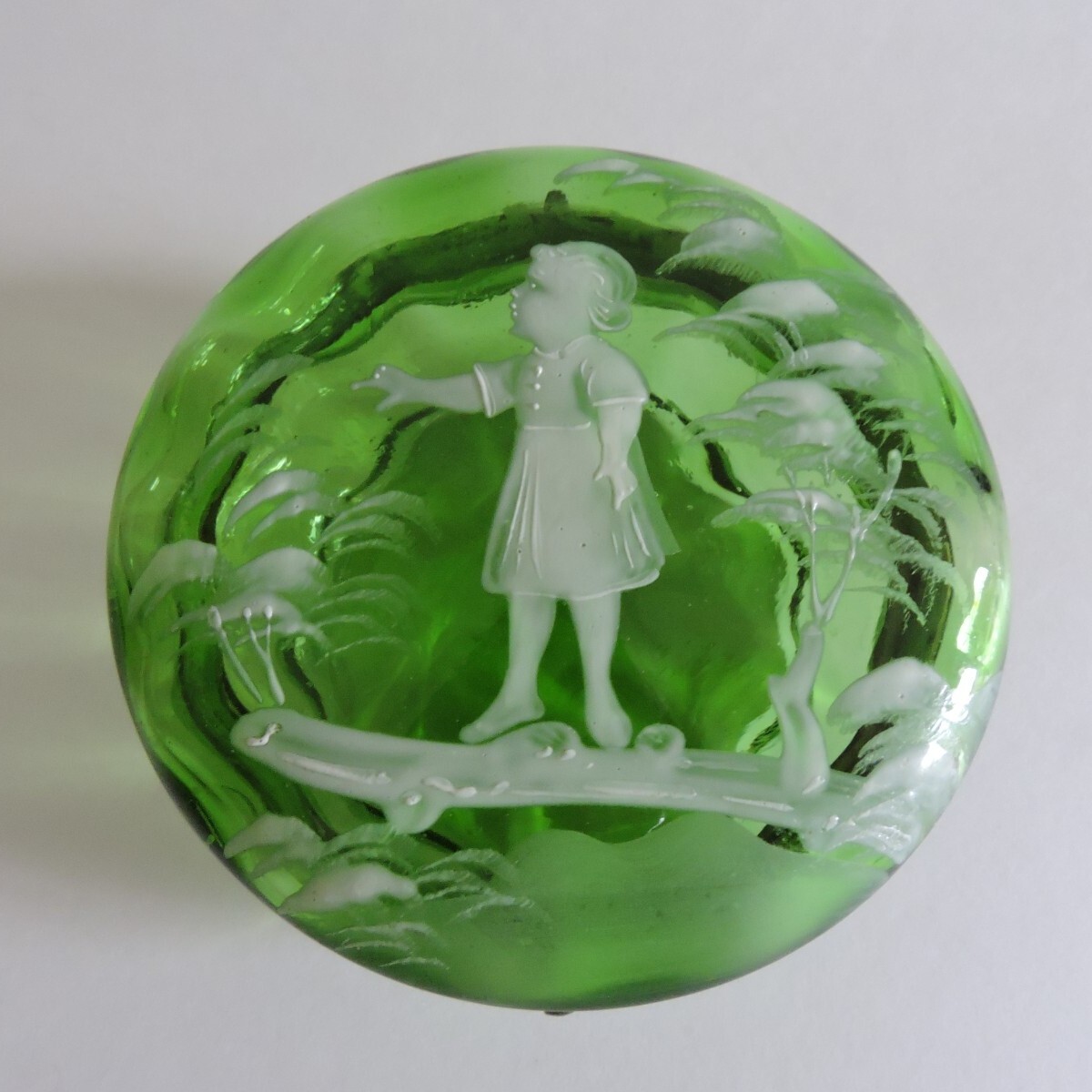 Antique Mary Gregory White Enamel Green Glass Dresser / Trinket Box Jar