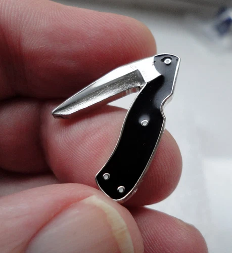 Black Chrome Enamel Penknife PIN BADGE Sport Fishing Woodcraft Outdoors Camping