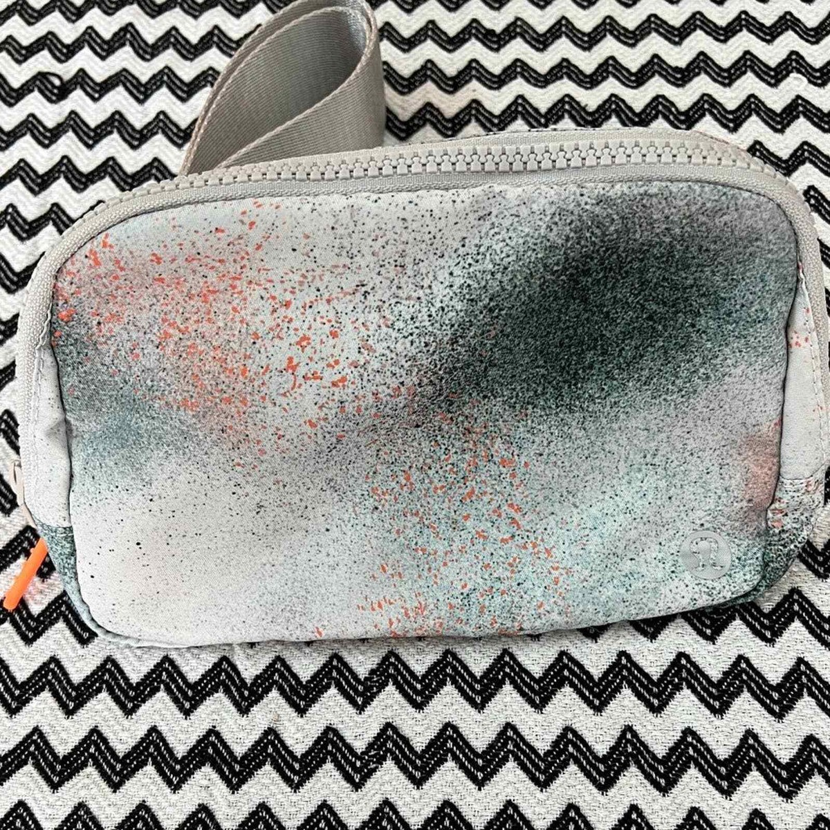 grey camo lululemon belt bag Everywhere Black Gray Pockets Keys Fanny Pack Handbag lululemon athletica | Bags |