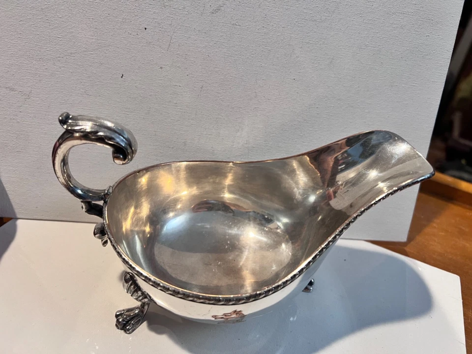 复古维多利亚英国脚镀银酱汁船 — 第 2/4 张图片