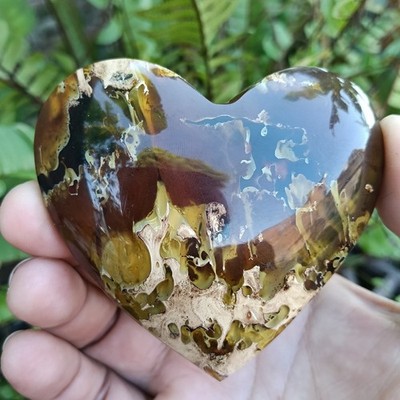 80 gram Indonesia Sumatra Amber Big Heart Polished Rough Raw Stone Gemstone N
