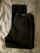 Riders by Lee Women  s Plus Straight Leg Black Dark Wash Stretch 5-Pocket Jeans
