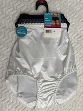 Vanity Fair Radiant Collection Light Control Undershapers 3-Pack Briefs S/5 NWT