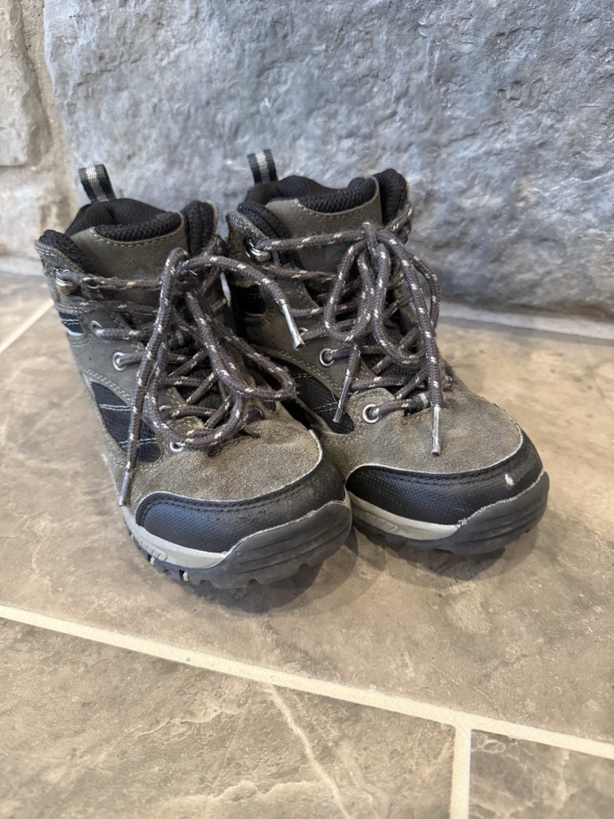 DENALI Gray Suede Casual Outdoor Trail Boots Children’s Size US 13 Hiking Shoes