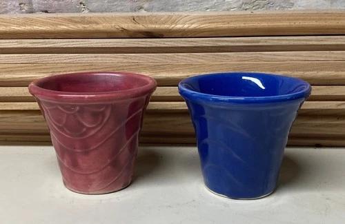 2 Vintage Shawnee Cobalt & Burgundy Half Daisy Flower & Curvy Lines Flower Pots