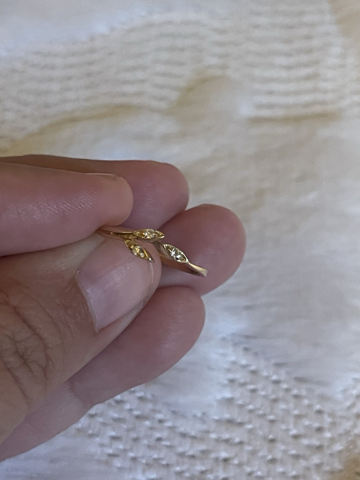 14K Solid Gold Ring - image 2