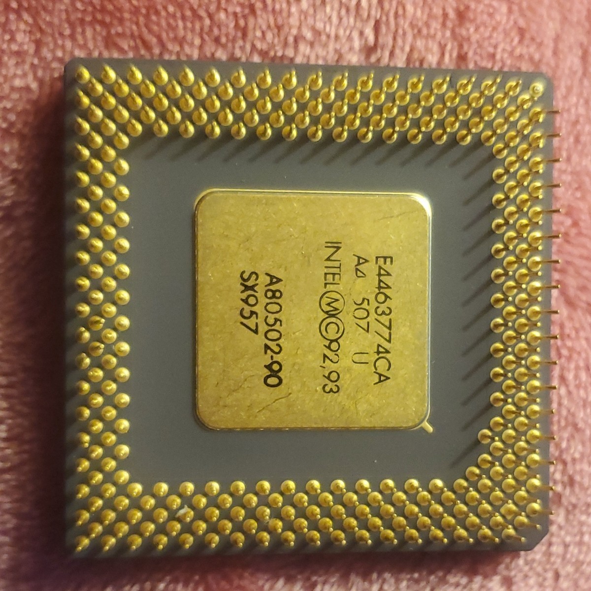 Intel Pentium 90 MHz Vintage CPU SX957 W Heat Spreader A80502-90