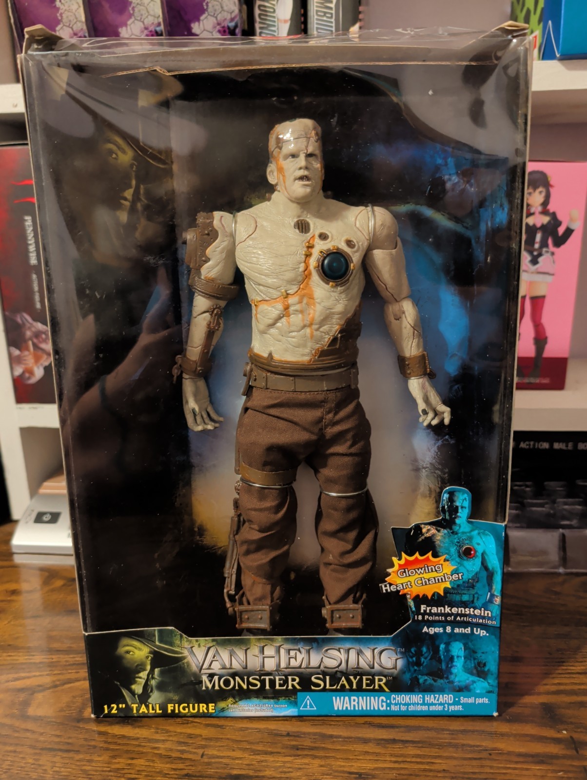 Van Helsing Frankenstein by Jakks Pacific - Glowing Heart Chamber (Damage Box)