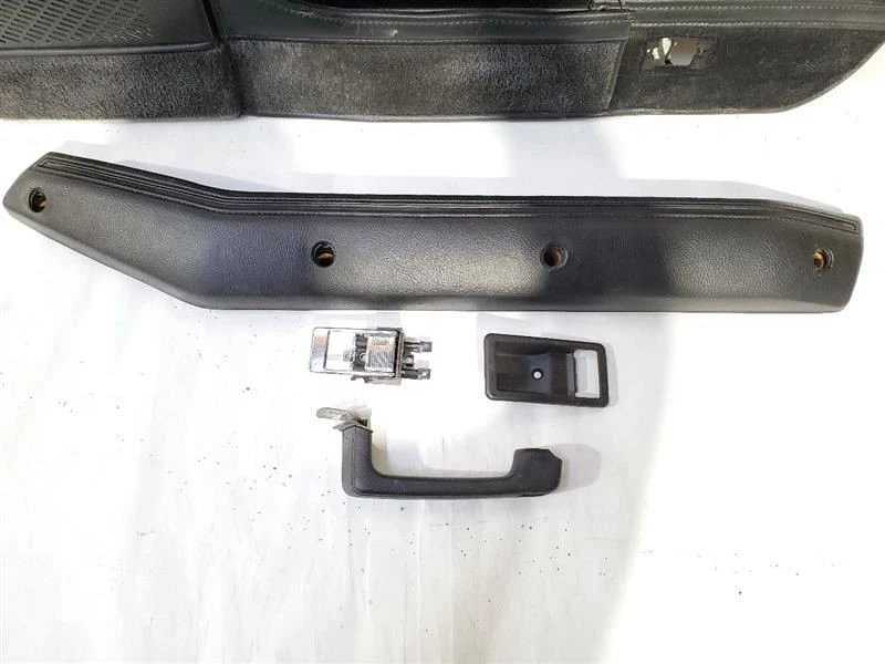 Panel de moldura de puerta interior delantera derecha 2+0 pequeña lágrima OEM 1987 Nissan 300ZX Foto 2 de 4