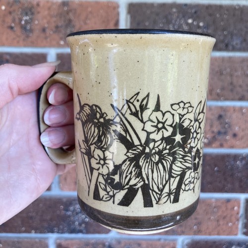 2 Vintage Ceramic Floral Mugs Retro Flower Coffee Tea Cups Mid Century Decor - Picture 8 of 10