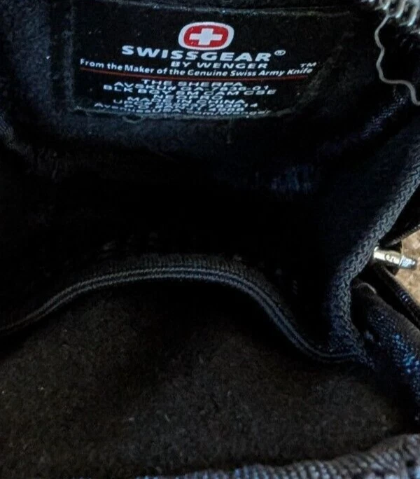 Wenger SwissGear Sherpa Small Camera Case with Belt Loop -Burgandy - Image 3 of 3