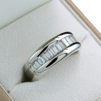 Ring Platin Diamanten Baguetteschliff 1,01 ct feine Qualität  10 Gr. Wert 6990  