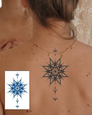 Semipermanent sich entwickelndes realistisches Tattoo: Mandala
