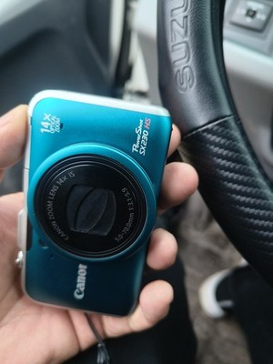 Canon SX230 HS   3.0'' 460k-Dot LCD, Clear Preview & Simple Operation