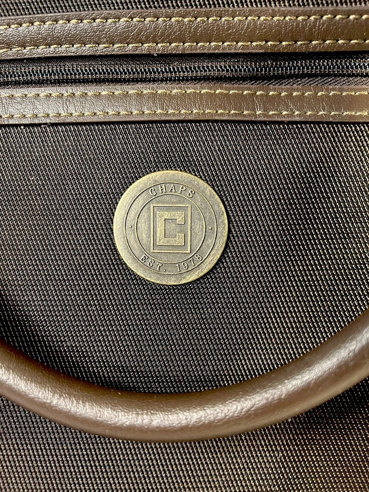 Ralph Lauren Chaps Maletín con ruedas para computadora portátil de cuero marrón a cuadros para llevar durante la noche Foto 3 de 4