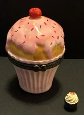 Small Ceramic Cupcake Hinged Trinket Box
