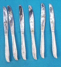 6-Oneida Wm Rogers BRITTANY ROSE Silverplate DINNER KNIVES 9"