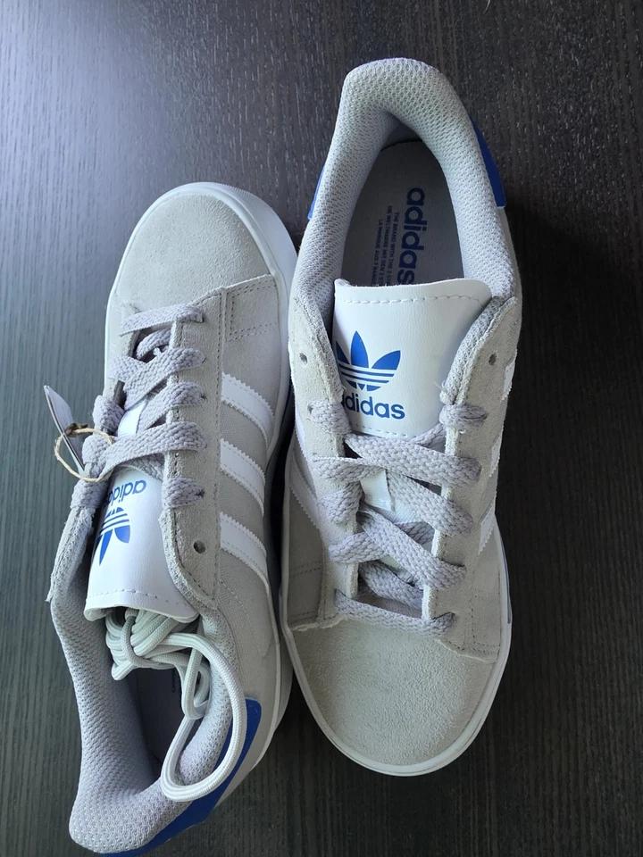 Adidas Samba OG Talla 4.5 Juvenil Rayas Grises y Azules Totalmente Nuevas Sin Caja. Foto 2 de 4