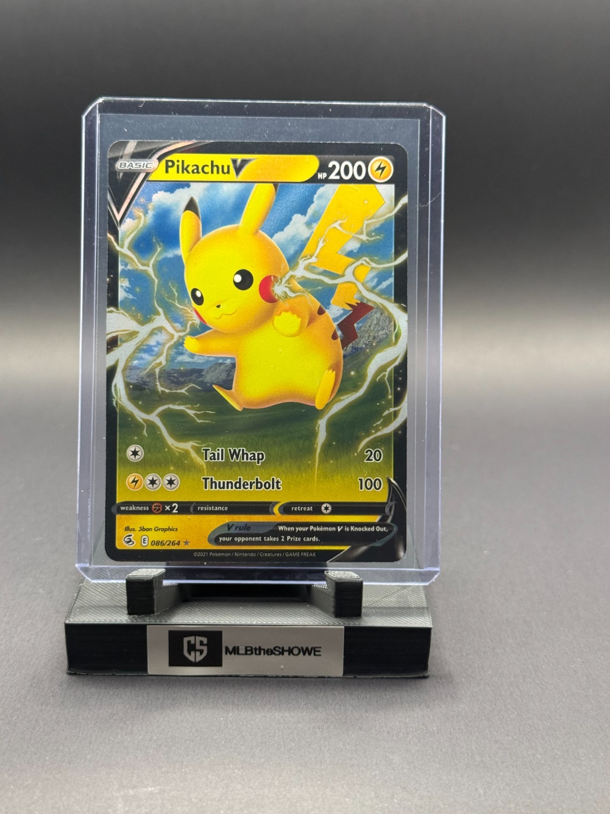 Pikachu V Pokemon Fusion Strike 086/264 Near Mint