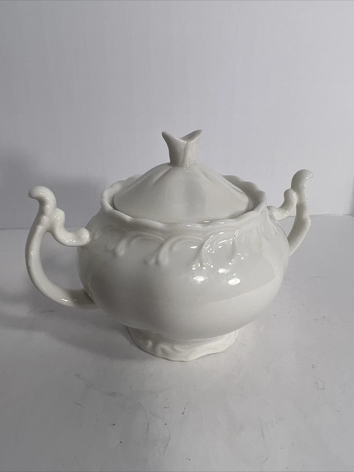 Grace’s Teaware White Sugar Bowl Recorte de desplazamiento dos asas Foto 4 de 4