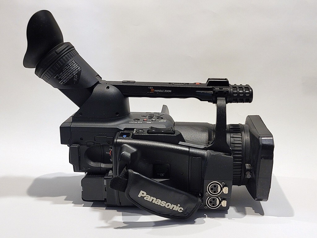 PANASONIC AG-HVX200P P2 DVC PRO HD 3CCD CAMCORDER W/ LEICA LENS