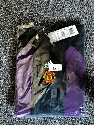 Manchester United lila und schwarze Jacke Größe Small nagelneu mit Etikett