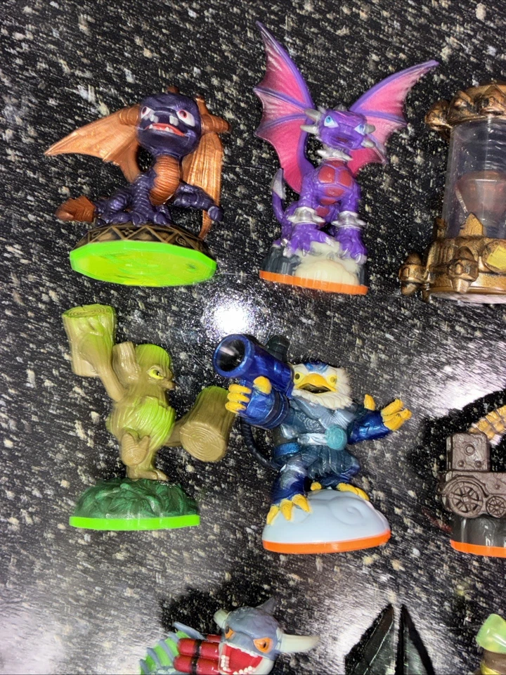 Skylanders Lote de 19 Figuras con Equipo de Trampa MUSEO MEDIANOCHE Expansión Oscura Foto 4 de 4