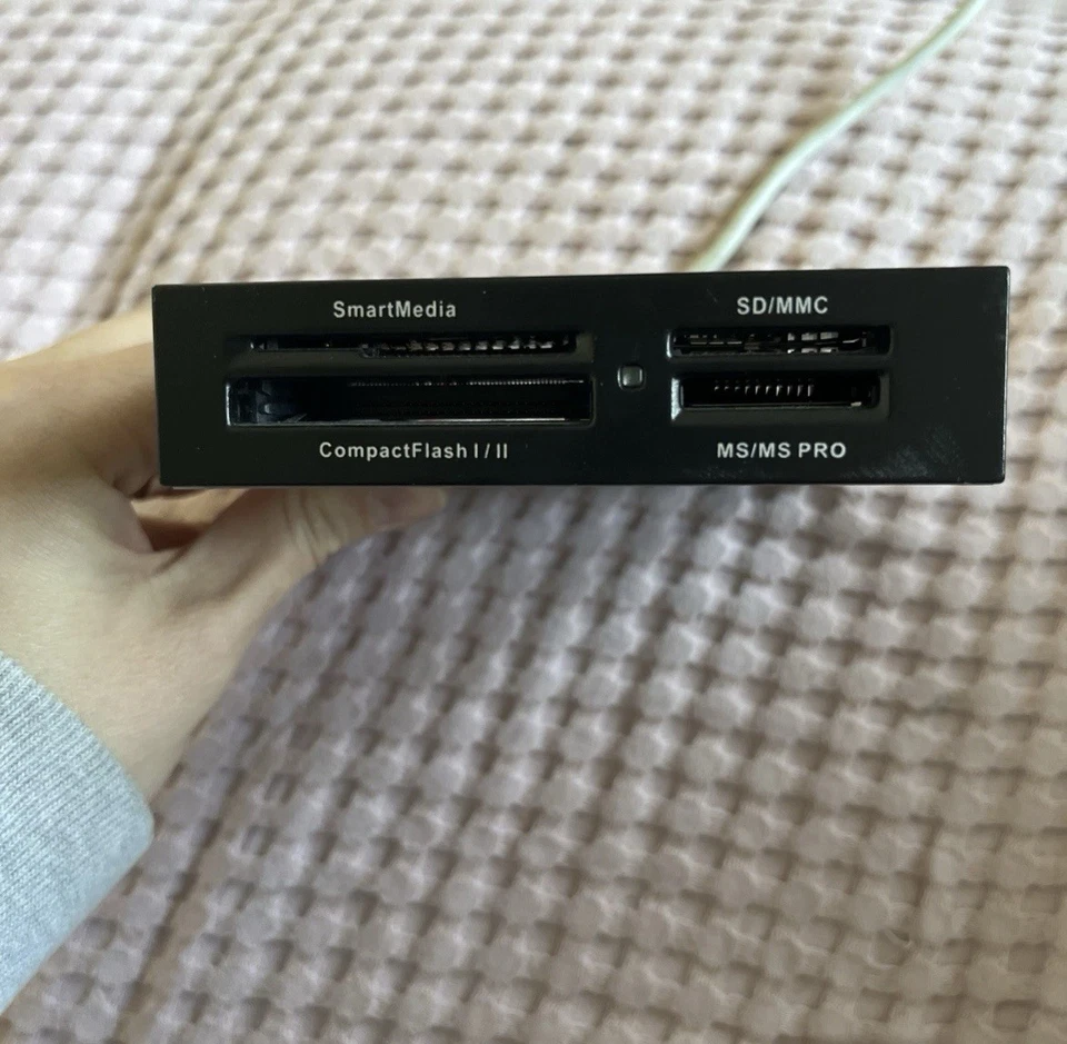 Northstar Multi-Card Reader/Writer Schwarz USB 2.0  - Bild 2 von 4