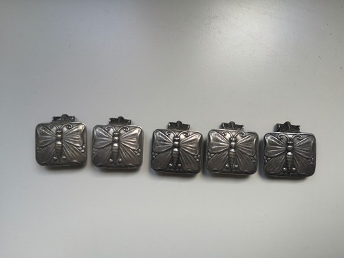 Ancien lot 5 boutons boucles de chaussures métal argenté Art Nouveau papillons - Picture 2 of 6