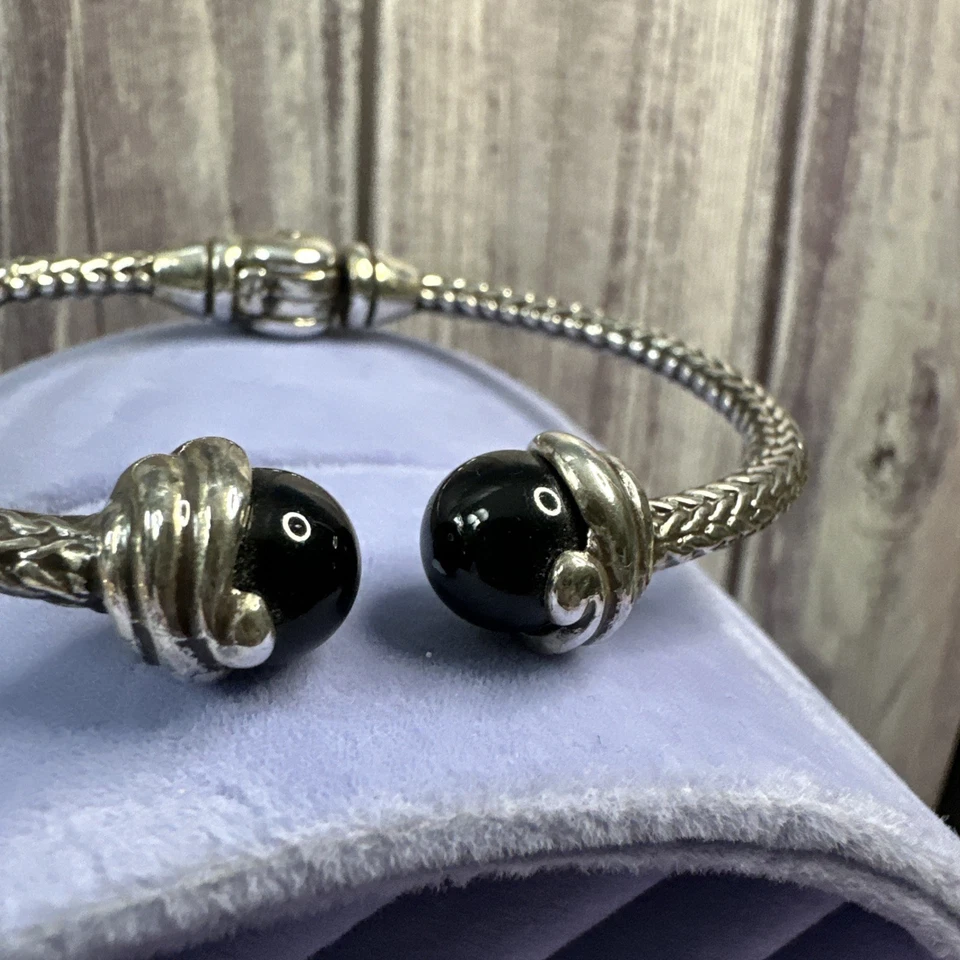 Brazalete brazalete con cuentas de ónix enchapado en plata de ley con bisagras con cable talla 7,25 Foto 3 de 4