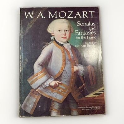 W. A. Mozart: Sonatas and Fantasies for the Piano Sheet Music Book 