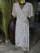 SHEIN! LONG WRAP AROUND DRESS! BUTTERFLY SLEEVES! RUFFLE DOWN FRONT! SIZE XL