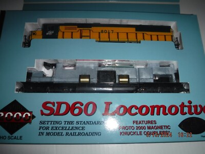 PROTO 2000 CHICAGO & NORTHWESTERN HO SD60 LOCOMOTIVE #8017 ITEM #23483 BRAND NEW