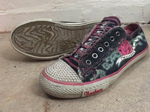 sketchers trainers size 4