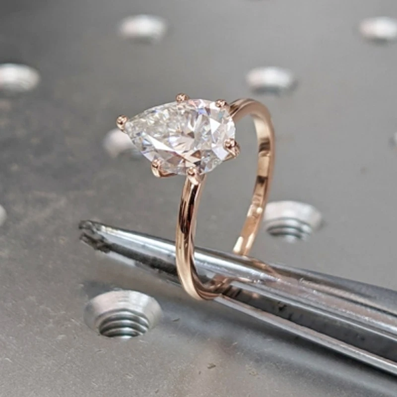 2.00Ct Pear F VS1 IGI Lab Grown Diamond Engagement Ring Solid 14K Rose Gold - Image 2 of 4