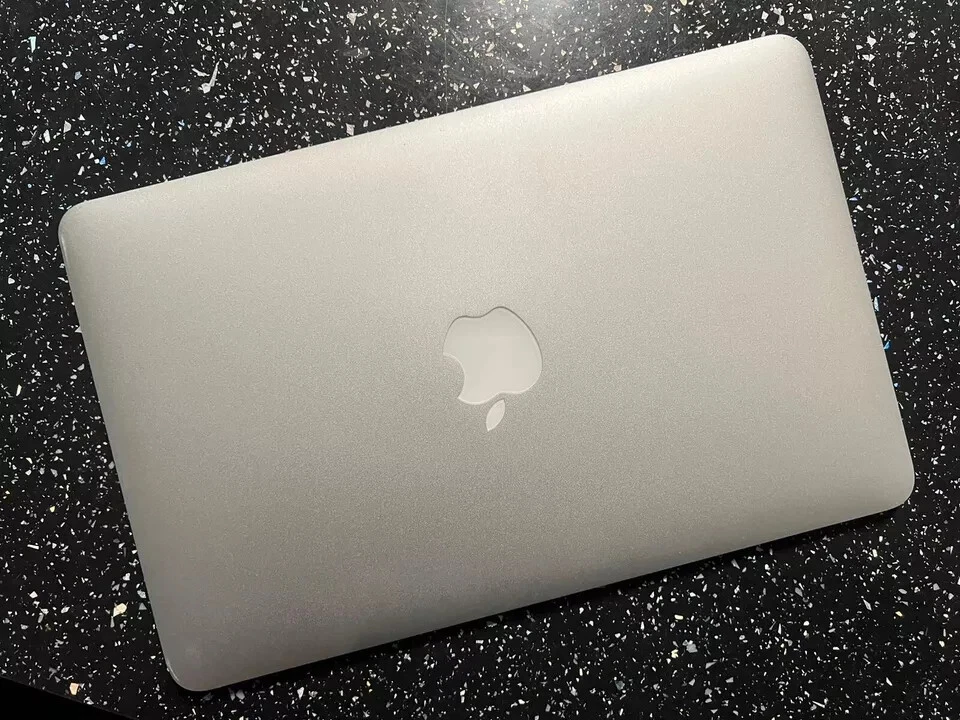 Apple MacBook Air 11" 2013 · i5 · 4GB · 256GB, photo 2 of 5