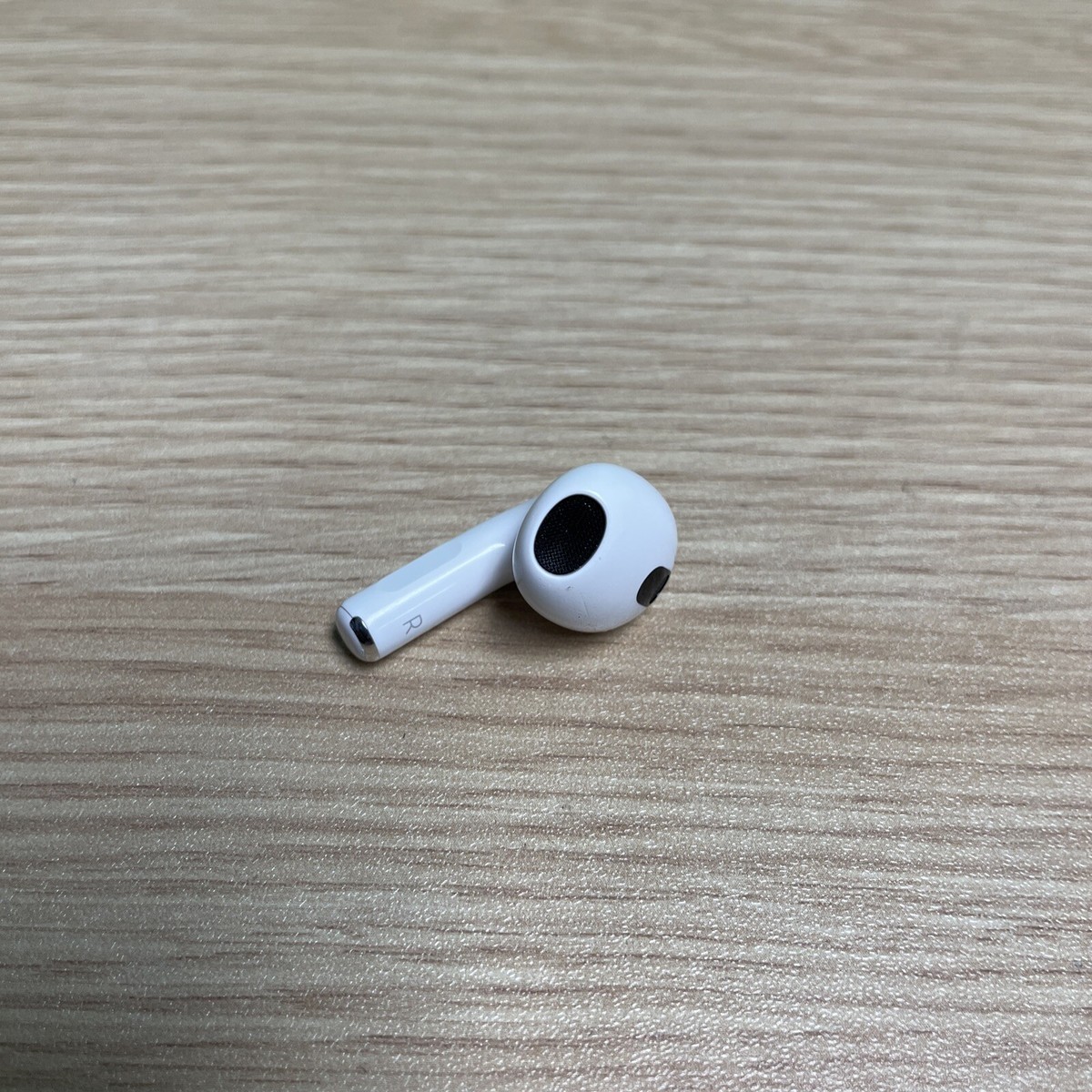 Apple AirPods 3RD GENERATION Replacement - RIGHT SIDE ONLY A2565