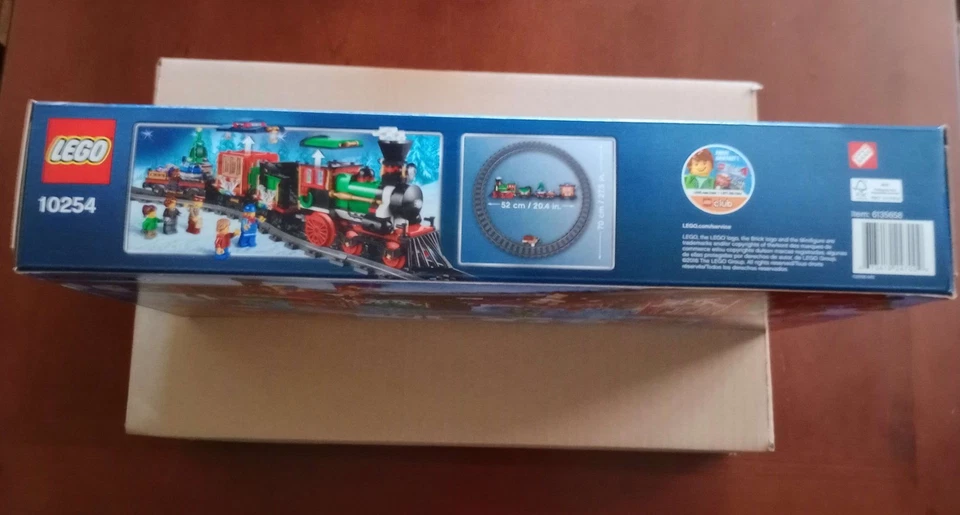LEGO Creator Expert Winter Village 10254: Winter Holiday Train A Festive Express - Image 3 of 4