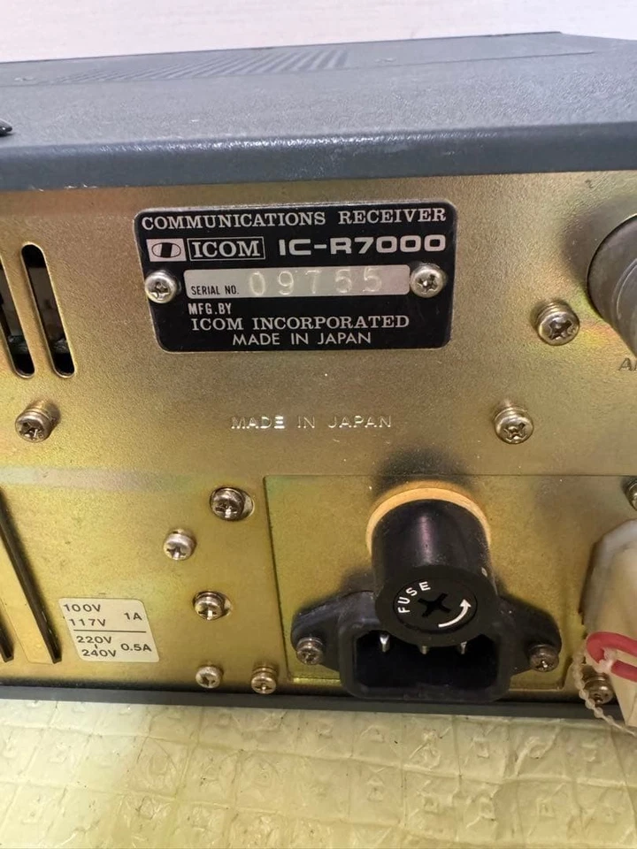 ICOM IC-R7000 Wideband Receiver + TV-R7000J Adapter | Power On | Junk/Parts - Image 4 of 4