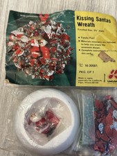 LeeWards Kissing Santa Wreath Boutique Beaded Sequin Ornament Kit Christmas 1978