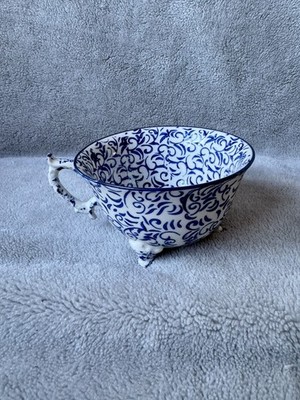 Anthropologie Attingham Delft inspiriert 3 Fuß Standfuß blau Kaffee Tee Becher Tasse