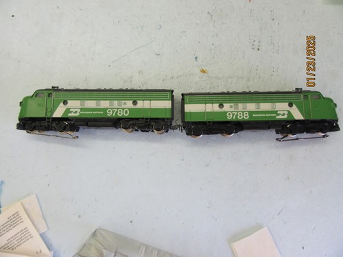 HO Marklin 3181 & 4181 F-7 AB Diesel Loco Set Burlington Northern - NOS - Picture 2 of 15