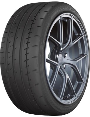 Yokohama Tire 110160111 Set of 2 255/35-18 ADVAN Apex V601