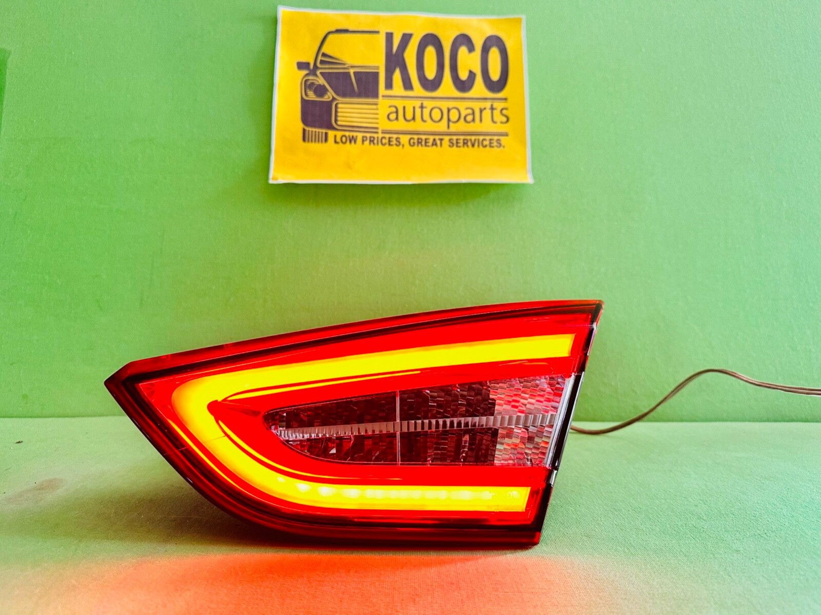 2013 - 2016 MASERATI QUATTROPORTE REAR RIGHT INNER TAILLIGHT OEM 670009228