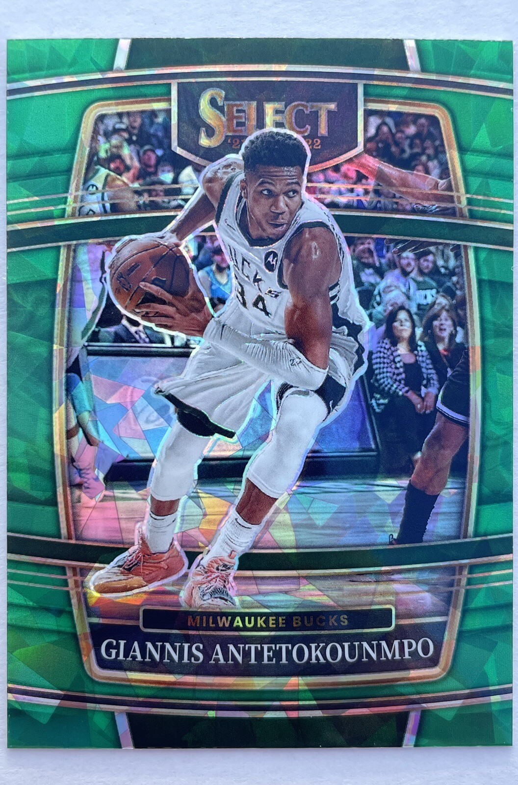 Giannis Antetokounmpo 2021 Panini Select Green Ice Prizm #35 Concourse Level