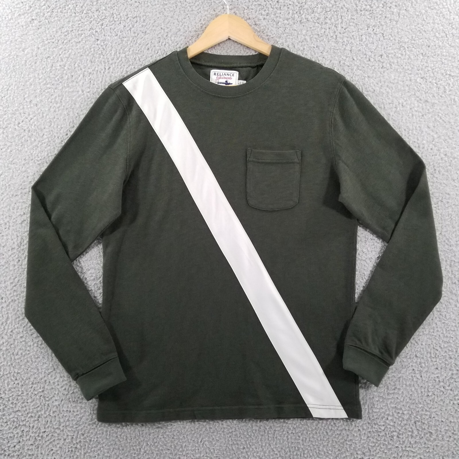 FILA Guideboat Co Canottaggio Crew T Shirt Uomo Piccola Verde Foresta Affidabilità Indumenti Slub