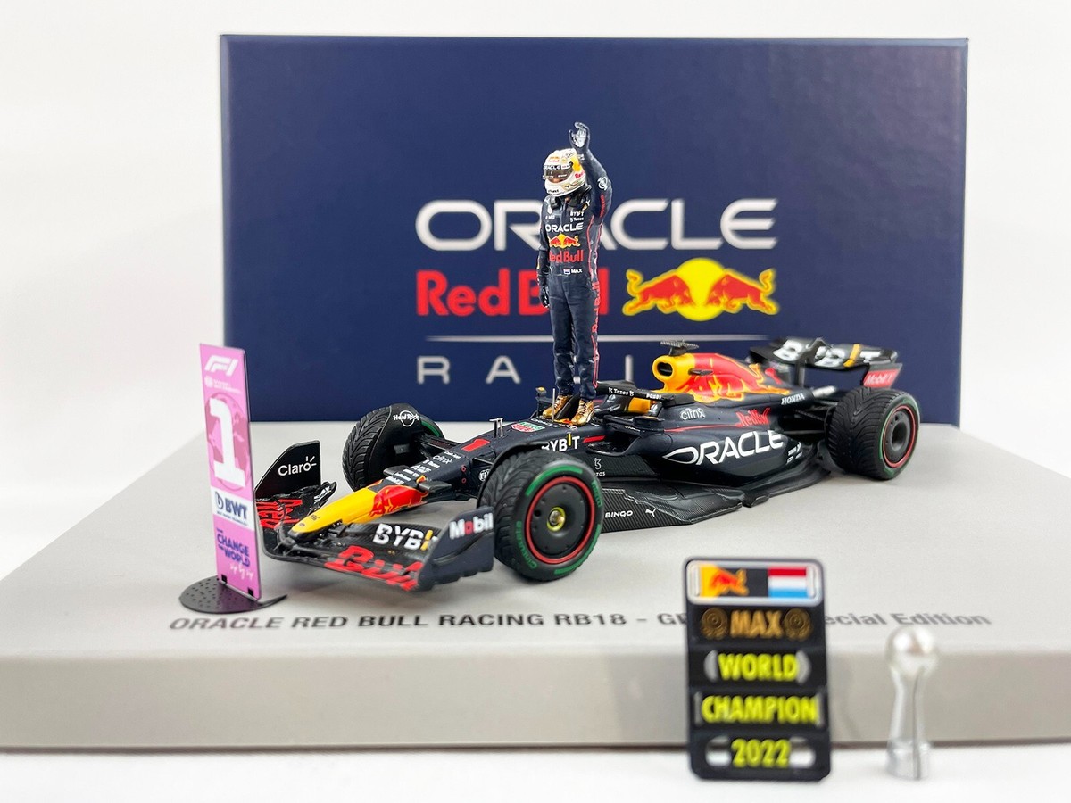Red Bull F1 RB18 Max Verstappen Japan 2022 World Champion