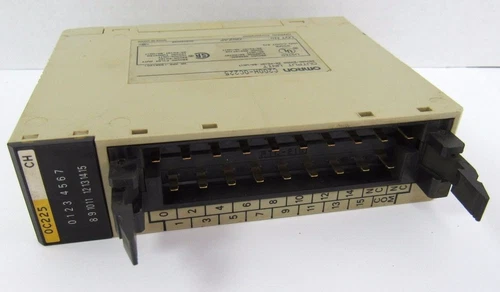 OMRON C200H-0C225 OUTPUT UNIT * USED *