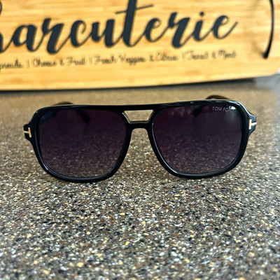Tom Ford Men s Square Sunglasses Black Frame Gray Tinted Lenses 54-20 139